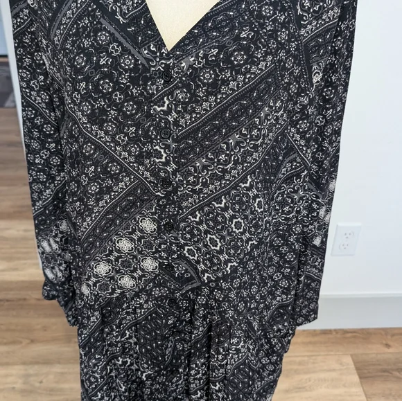 Women's dress - Picture 4 of 11